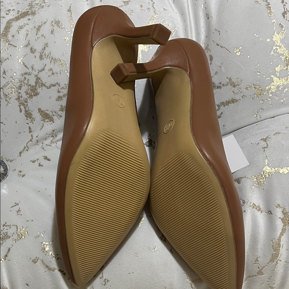 a new day Tan Pointed-Toe Classic Pumps - Picture 4 of 6